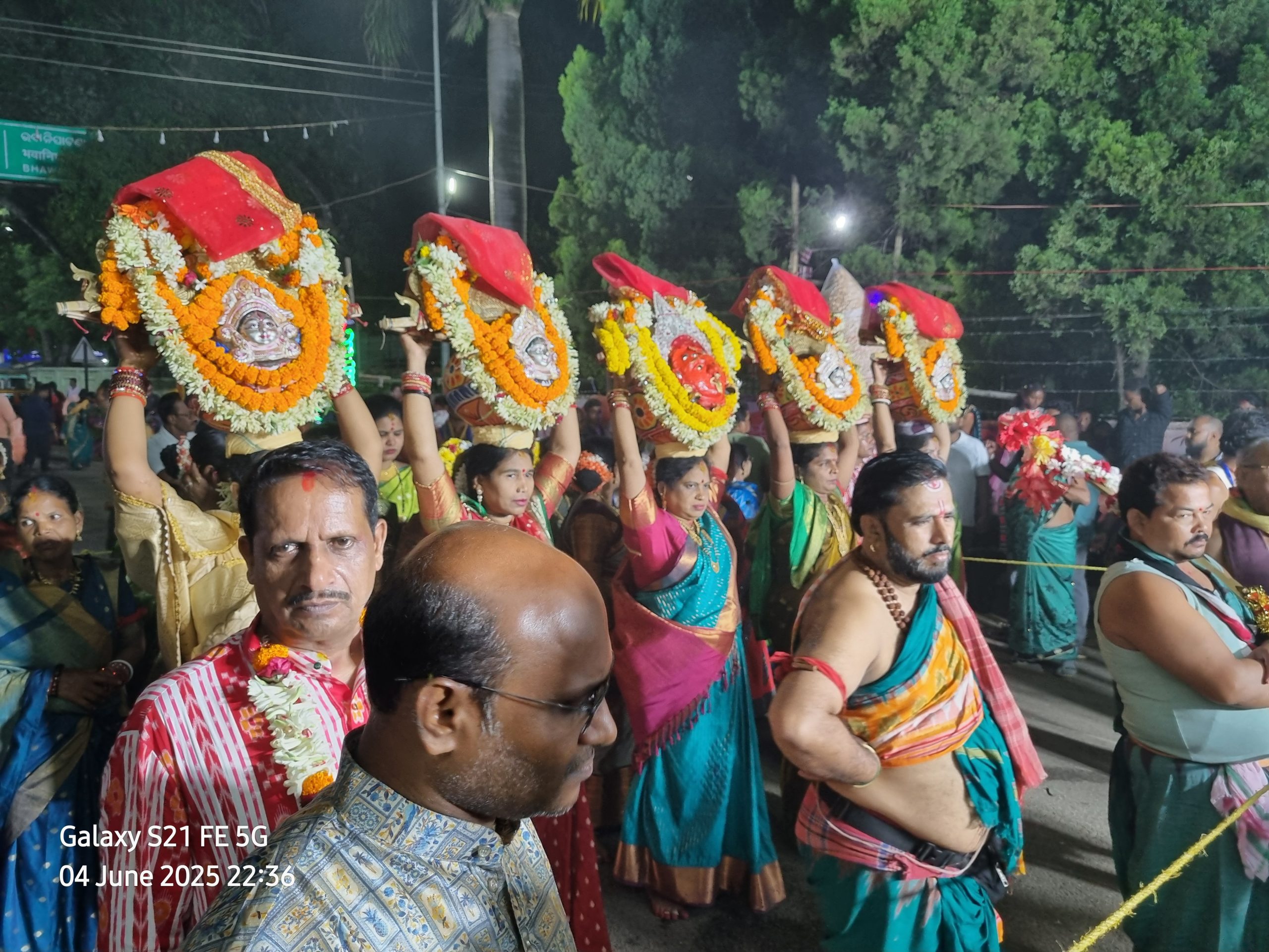 ମା ’ ପାଟ୍ଟଖଣ୍ଡା ଠାକୁରାଣୀ ଯାତ୍ରା: ନଗର ଭ୍ରମଣ ର ଶେଷ ଦିନରେ ବଜାର ସାହି ଆଚାର୍ଯ୍ୟ କଲୋନୀ କୁ ଆଗମନ