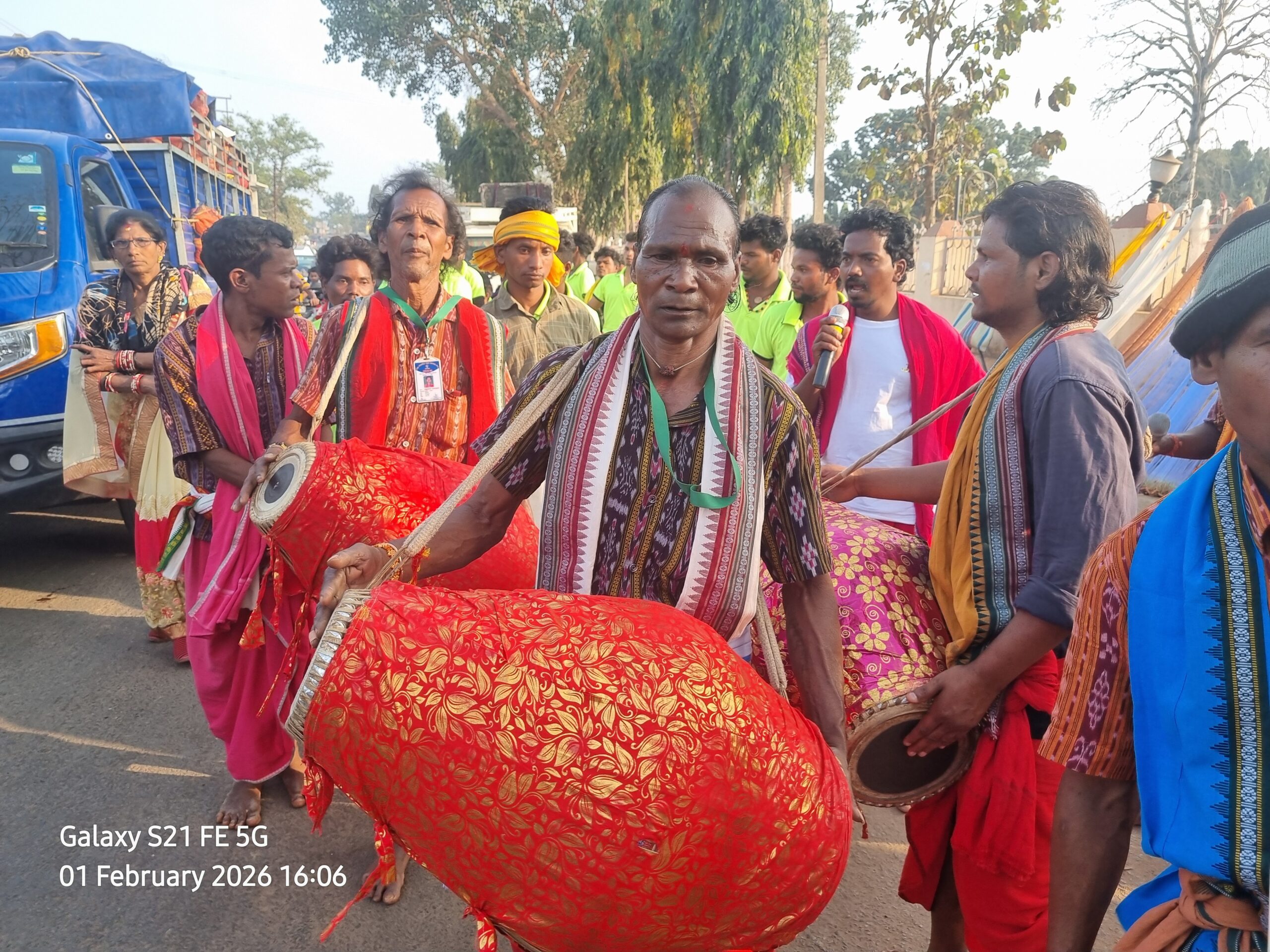 ବାଲିଗୁଡ଼ାରେ ଭକ୍ତିମୟ ପରିବେଶରେ ଅନୁକୂଳ ଚନ୍ଦ୍ରଙ୍କ ୧୩୮ତମ ଜନ୍ମଶତବାର୍ଷିକ ପାଳିତ 4 ବାଲିଗୁଡ଼ାରେ ଭକ୍ତିମୟ ପରିବେଶରେ ଅନୁକୂଳ ଚନ୍ଦ୍ରଙ୍କ ୧୩୮ତମ ଜନ୍ମଶତବାର୍ଷିକ ପାଳିତ