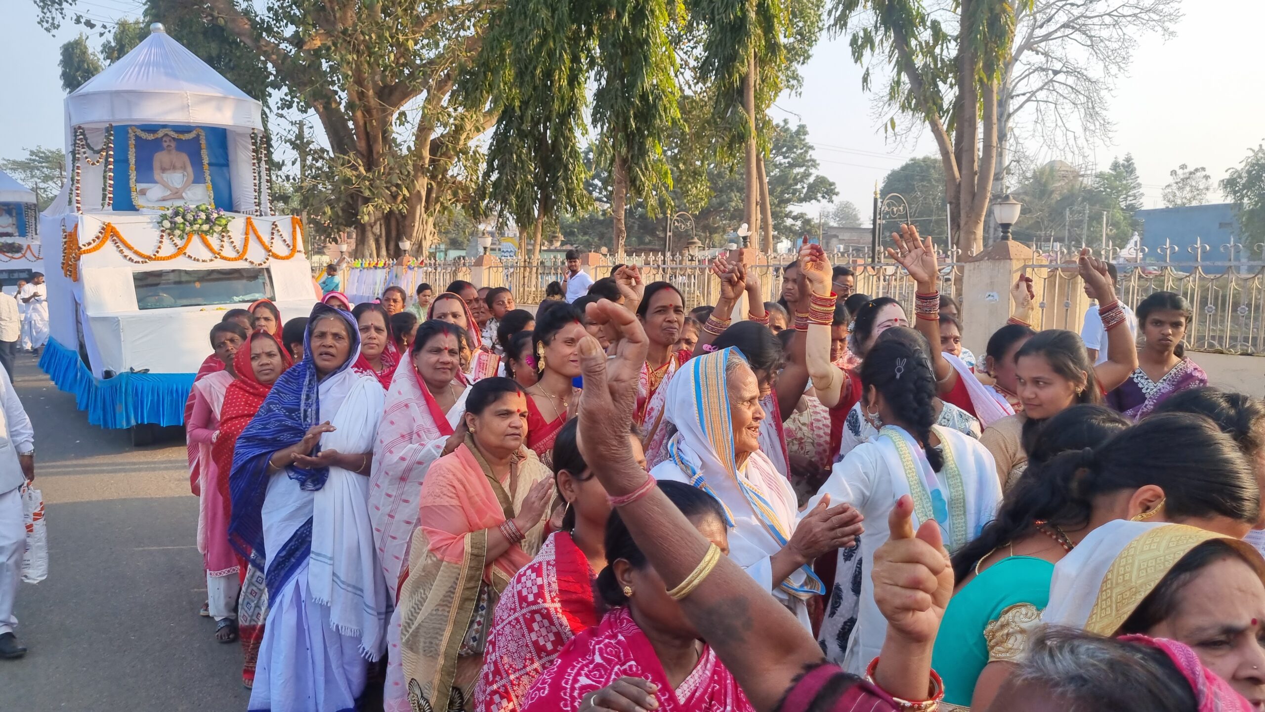 ବାଲିଗୁଡ଼ାରେ ଭକ୍ତିମୟ ପରିବେଶରେ ଅନୁକୂଳ ଚନ୍ଦ୍ରଙ୍କ ୧୩୮ତମ ଜନ୍ମଶତବାର୍ଷିକ ପାଳିତ 5 ବାଲିଗୁଡ଼ାରେ ଭକ୍ତିମୟ ପରିବେଶରେ ଅନୁକୂଳ ଚନ୍ଦ୍ରଙ୍କ ୧୩୮ତମ ଜନ୍ମଶତବାର୍ଷିକ ପାଳିତ