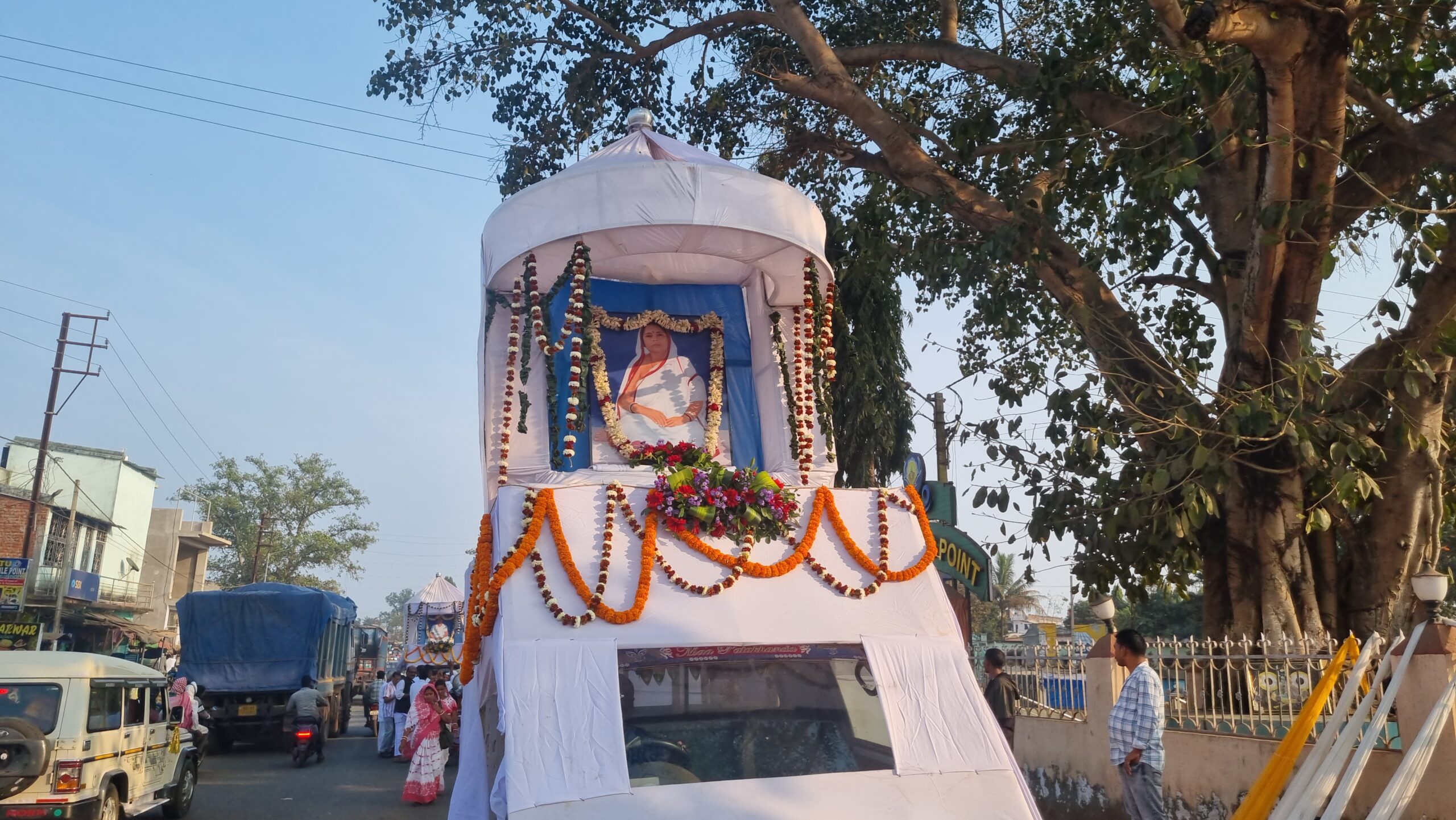 ବାଲିଗୁଡ଼ାରେ ଭକ୍ତିମୟ ପରିବେଶରେ ଅନୁକୂଳ ଚନ୍ଦ୍ରଙ୍କ ୧୩୮ତମ ଜନ୍ମଶତବାର୍ଷିକ ପାଳିତ 2 ବାଲିଗୁଡ଼ାରେ ଭକ୍ତିମୟ ପରିବେଶରେ ଅନୁକୂଳ ଚନ୍ଦ୍ରଙ୍କ ୧୩୮ତମ ଜନ୍ମଶତବାର୍ଷିକ ପାଳିତ