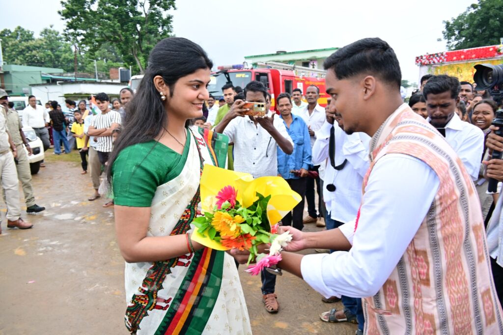 ବାଲିଗୁଡ଼ାରେ ଧୁମଧାମରେ ଉପଖଣ୍ଡସ୍ତରୀୟ ୮୦ତମ ସ୍ୱାଧୀନତା ଦିବସ ପାଳିତ 7 ବାଲିଗୁଡ଼ାରେ ଧୁମଧାମରେ ଉପଖଣ୍ଡସ୍ତରୀୟ ୮୦ତମ ସ୍ୱାଧୀନତା ଦିବସ ପାଳିତ