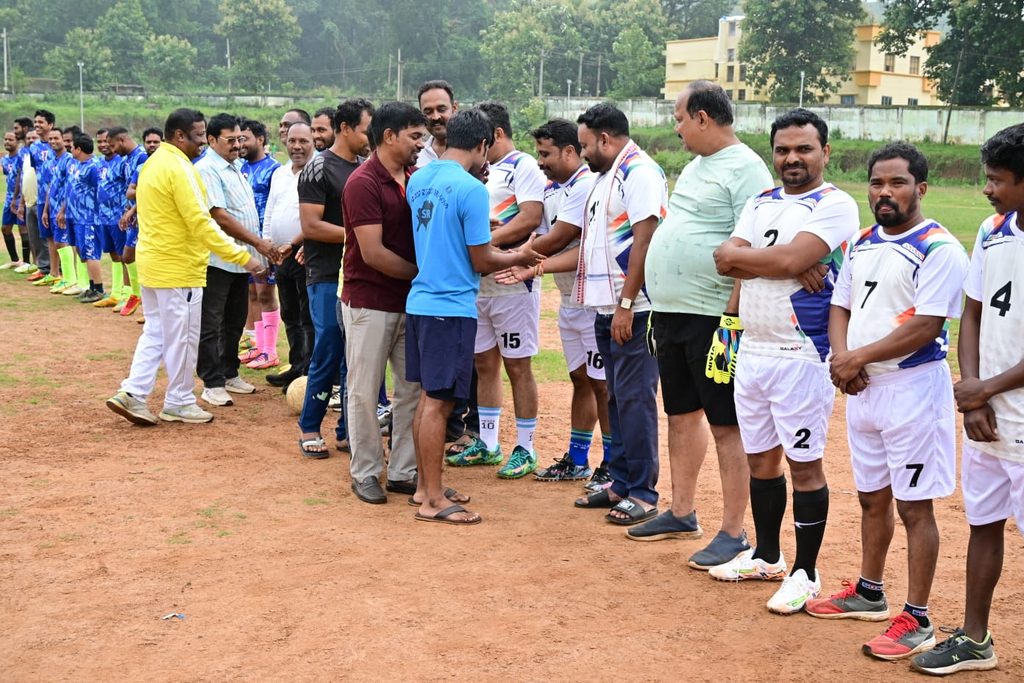ଜାତୀୟ କ୍ରୀଡ଼ା ଦିବସରେ ବାଲିଗୁଡ଼ାରେ ପ୍ରଦର୍ଶନୀ ଫୁଟବଲ୍ ପ୍ରତିଯୋଗିତା