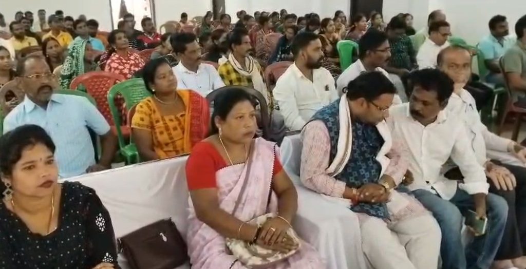 ସେବା ଓ ସ୍ୱଚ୍ଛତାର ବାର୍ତ୍ତା ନେଇ ବାଲିଗୁଡ଼ାରେ ସ୍ୱାୟତ୍ତ ଶାସନ ଦିବସ ପାଳିତ 4 ସେବା ଓ ସ୍ୱଚ୍ଛତାର ବାର୍ତ୍ତା ନେଇ ବାଲିଗୁଡ଼ାରେ ସ୍ୱାୟତ୍ତ ଶାସନ ଦିବସ ପାଳିତ