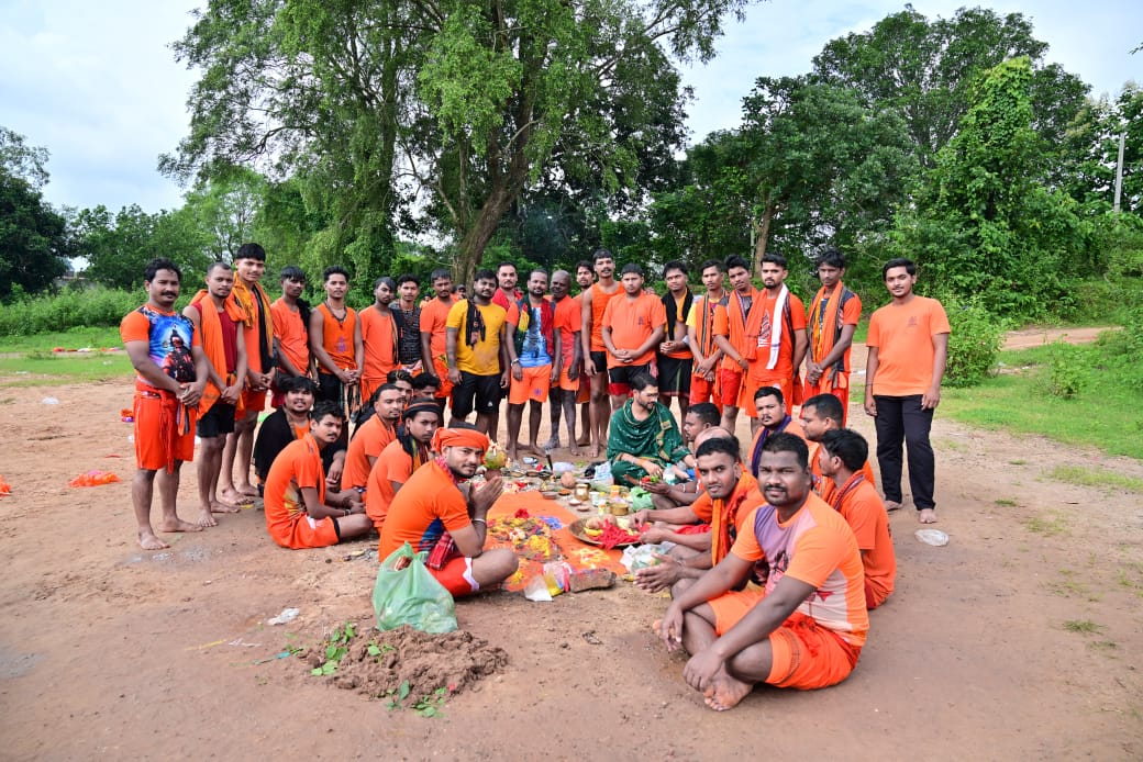 ଶ୍ରାବଣର ଶେଷ ସୋମବାରରେ କନ୍ଧମାଳର ବିଭିନ୍ନ ଶୈବପୀଠରେ ଭକ୍ତଙ୍କ ଅପାର ସମାଗମ 2 ଶ୍ରାବଣର ଶେଷ ସୋମବାରରେ କନ୍ଧମାଳର ବିଭିନ୍ନ ଶୈବପୀଠରେ ଭକ୍ତଙ୍କ ଅପାର ସମାଗମ