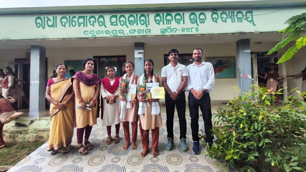 ରାଜ୍ୟ ସ୍ତରୀୟ ରେସଲିଙ୍ଗ (କୁସ୍ତି) ରେ ରୌପ୍ୟ, କାସ୍ୟ ପଦକ ଜିତିଲେ ; ଅର୍ଚିତା ଏବଂ ଅଞ୍ଜନା 2 ରାଜ୍ୟ ସ୍ତରୀୟ ରେସଲିଙ୍ଗ (କୁସ୍ତି) ରେ ରୌପ୍ୟ, କାସ୍ୟ ପଦକ ଜିତିଲେ ; ଅର୍ଚିତା ଏବଂ ଅଞ୍ଜନା