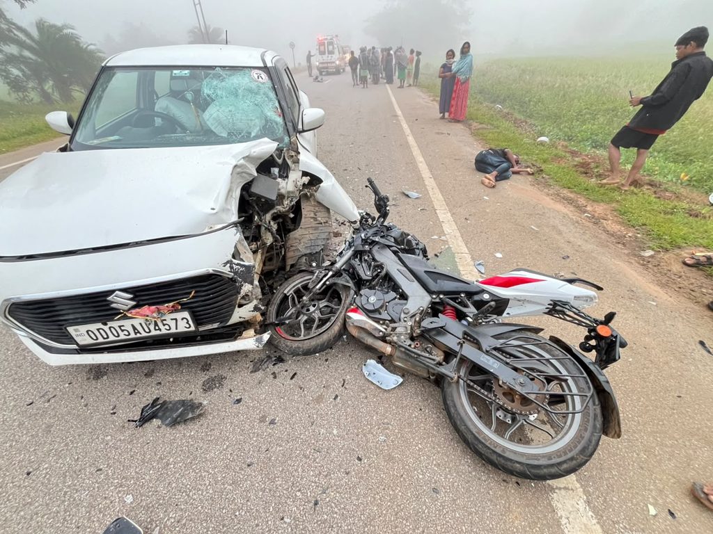 ବାଲିଗୁଡ଼ାରେ ଭୟାବହ ସଡ଼କ ଦୁର୍ଘଟଣା: କାର୍-ବାଇକ୍ ମୁହାଁମୁହିଁ ଧକ୍କା, ଜଣେ ମୃତ, ଜଣେ ଗୁରୁତର 1 ବାଲିଗୁଡ଼ାରେ ଭୟାବହ ସଡ଼କ ଦୁର୍ଘଟଣା: କାର୍-ବାଇକ୍ ମୁହାଁମୁହିଁ ଧକ୍କା, ଜଣେ ମୃତ, ଜଣେ ଗୁରୁତର