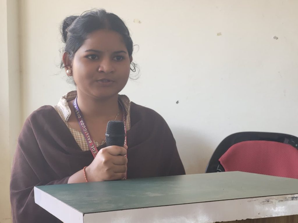 ୪୬ ବର୍ଷ ପରେ ଛାତ୍ର ନେତୃତ୍ୱର ନୂଆ ଅଧ୍ୟାୟ‘ମୁଁ କାହିଁକି ପ୍ରାର୍ଥୀ ହୋଇଛି’ ମଞ୍ଚରେ ଖୋଲିଲା ମନ କଥା; ୮ ପଦବି ପାଇଁ ୩୧ ପ୍ରାର୍ଥୀଙ୍କ ଭାଗ୍ୟ ନିର୍ଣ୍ଣୟ କରିବେ ଭୋଟର 1 ୪୬ ବର୍ଷ ପରେ ଛାତ୍ର ନେତୃତ୍ୱର ନୂଆ ଅଧ୍ୟାୟ‘ମୁଁ କାହିଁକି ପ୍ରାର୍ଥୀ ହୋଇଛି’ ମଞ୍ଚରେ ଖୋଲିଲା ମନ କଥା; ୮ ପଦବି ପାଇଁ ୩୧ ପ୍ରାର୍ଥୀଙ୍କ ଭାଗ୍ୟ ନିର୍ଣ୍ଣୟ କରିବେ ଭୋଟର