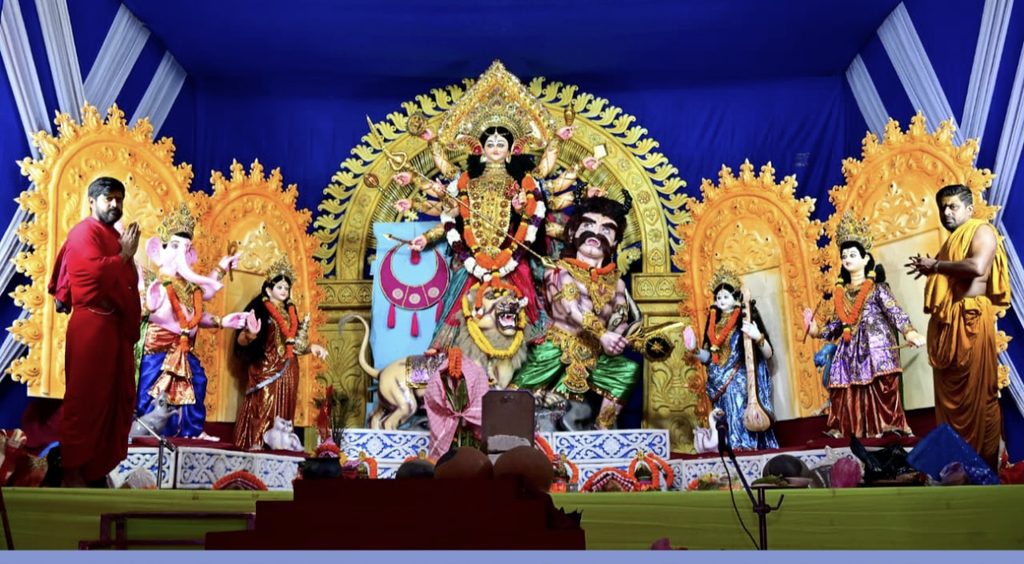 ଭକ୍ତିମୟ ପରିବେଶରେ ବାଲିଗୁଡ଼ାରେ ଶାରଦୀୟ ଦୁର୍ଗାପୂଜା, ୨୩ରେ ମା’ଙ୍କ ଭସାଣି ଉତ୍ସବ 1 ଭକ୍ତିମୟ ପରିବେଶରେ ବାଲିଗୁଡ଼ାରେ ଶାରଦୀୟ ଦୁର୍ଗାପୂଜା, ୨୩ରେ ମା’ଙ୍କ ଭସାଣି ଉତ୍ସବ